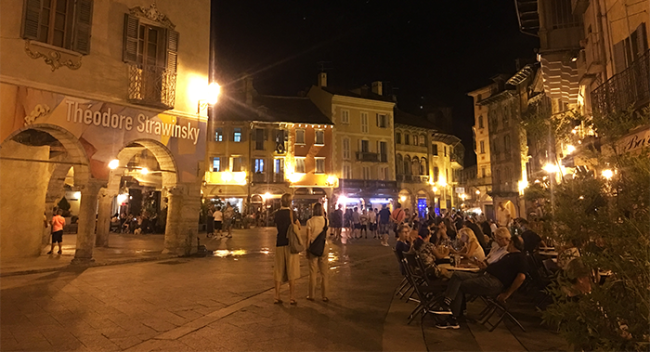piazza mercato estate notte