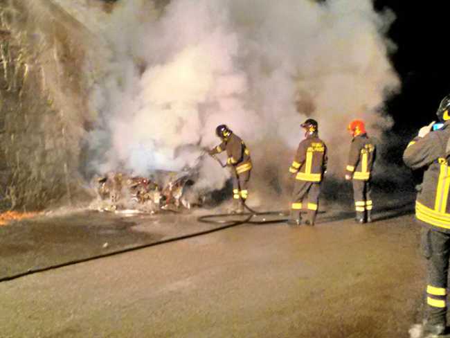 vigili fuoco auto dic 3