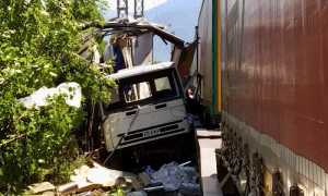 3F40CAA6 0C37 49AD B084 4CFD28F569CD