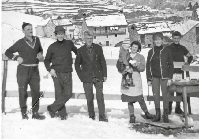 40045267 CDF6 4A27 8925 7F81AD2A7BEE