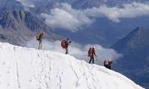 800px Alpinistes Aiguille du Midi 03