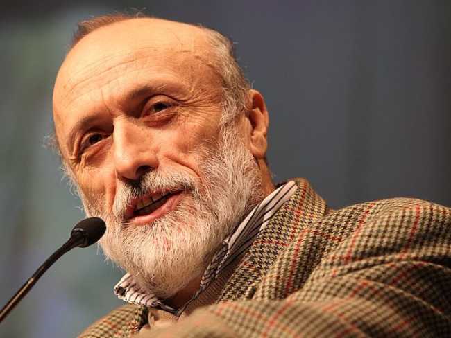800px Carlo Petrini
