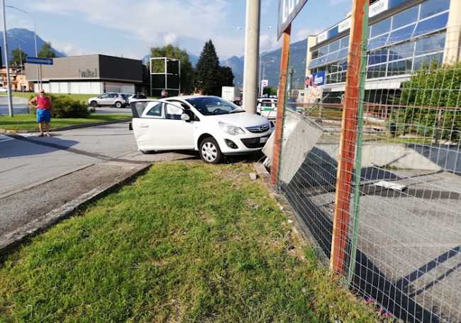 DB6BCC11 D9FA 4AB2 B86B C0D8D9A3AEEB