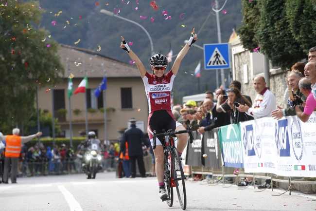 Francesca Barale vince per distacco al Ghisallo