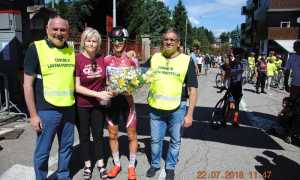 Mirko Bozzola premiato da sindaco Ponte Tresa