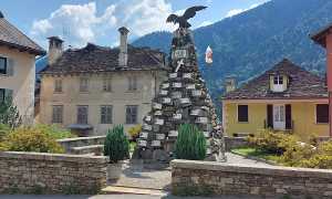 Vanzone con San Carlo monumento ai Caduti 202209031644 2