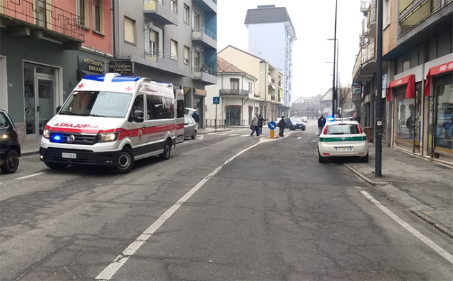 ambulanza villa strada investito ciclista