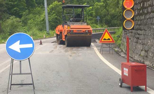 asfalto lavori semaforo