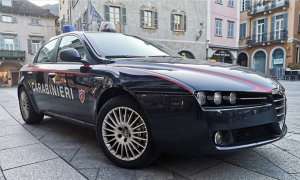 auto piazza mercato giorno carabinieri