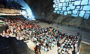 b TONES Trontano stone