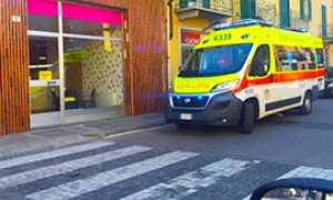 b ambulanza strisce porfido