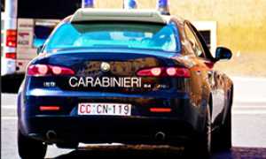 b carabinieri auto dietro