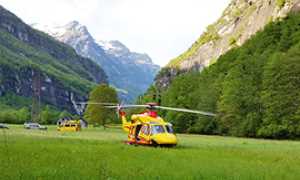 b elicottero soccorso prato