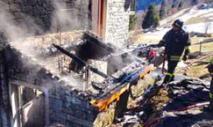 b incendio legnaia foppiano