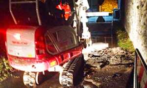 b lavori pala fogna acqua