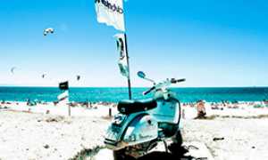 b vespa mare spiaggia