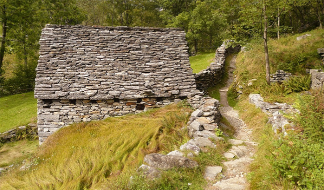 baita sentiero montagna