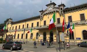 bandiere stazione domo esterno