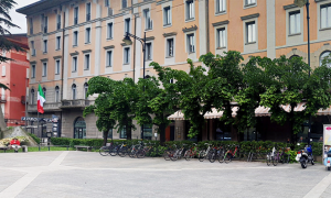 biciclette stazione moderno