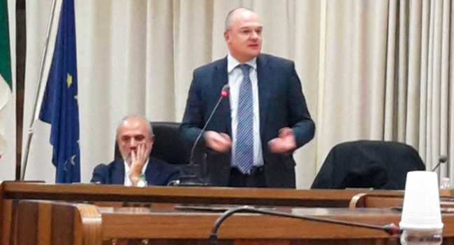 borghi tavolo bandiere