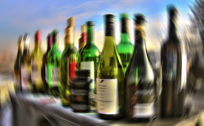 bottiglie eccesso movida alcool