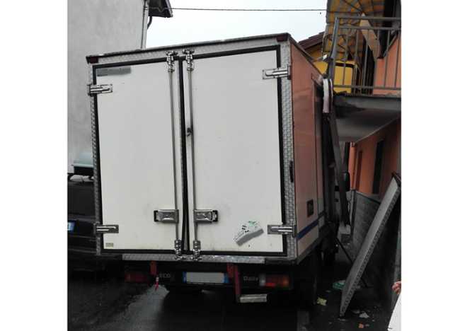 camion incastrato cappuccina 19