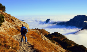 camminata solitaria montagna