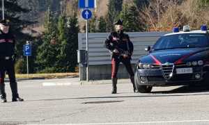 carabinieri controlli mitra paletta