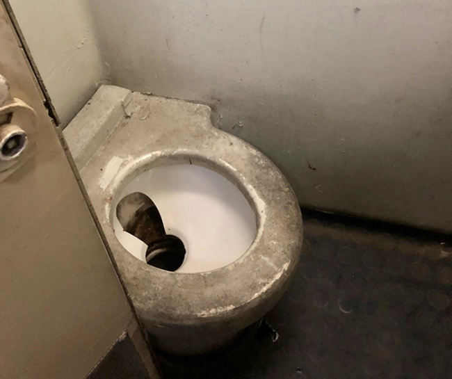 cesso treno bagno