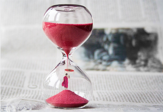 clessidra sabbia rossa