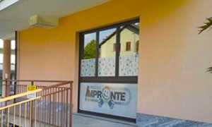 corta asilo piccole impronte