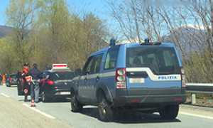 corta auto polizia carabinieri