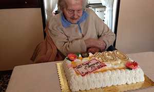 corta centenaria carmela fasola