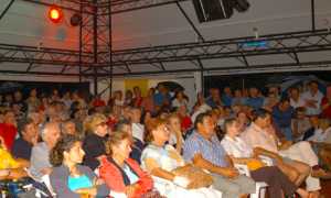 corta festa lucciola pubblico