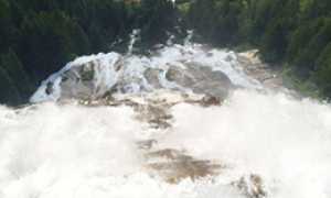 corta formazza cascata acqua