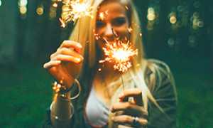 corta fuochi ragazza scintille