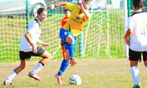 corta masera calcio femminile azione