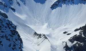 corta montagna neve valle