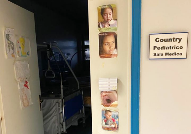 countru pediatrico stanza buia