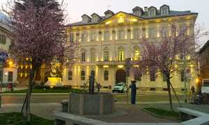 domo comune fontana luci sera