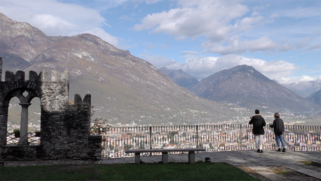 domo vista da calvario balcone coppia