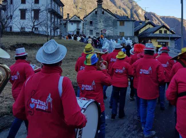 ea09a1f1 d100 4c93 b638 e79d6416aac6