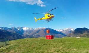 elicottero acqua decollo