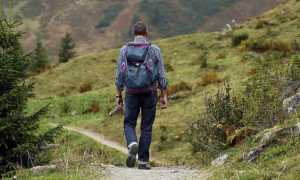 escursionista sentiero