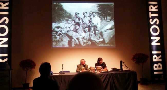 fabbrica presentazione ragozza intra