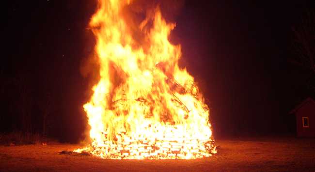 fal fuoco legna notte 16