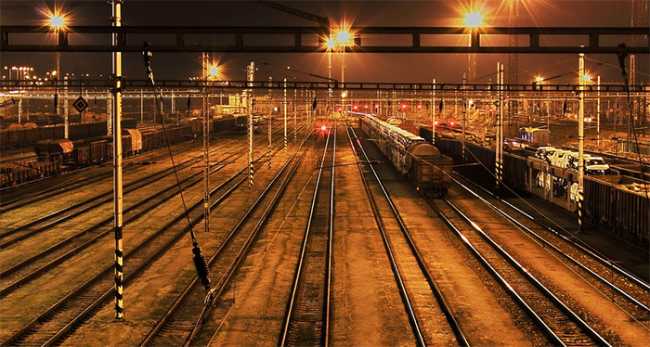 ferrovia notte scalo