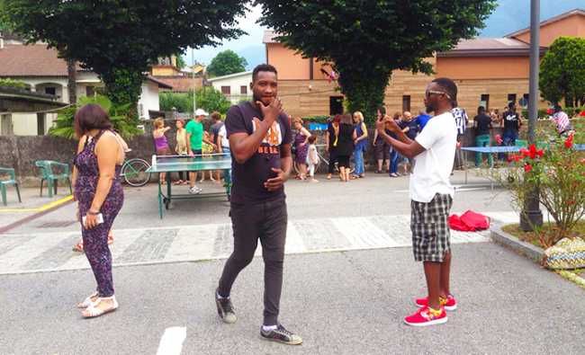 festa migranti profughi vogogna