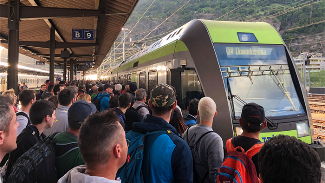 frontalieri bls treno affollamento briga