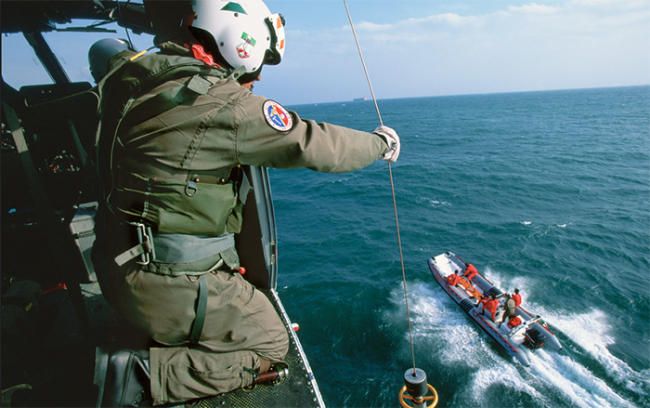 gommone recupero immigrati profughi
